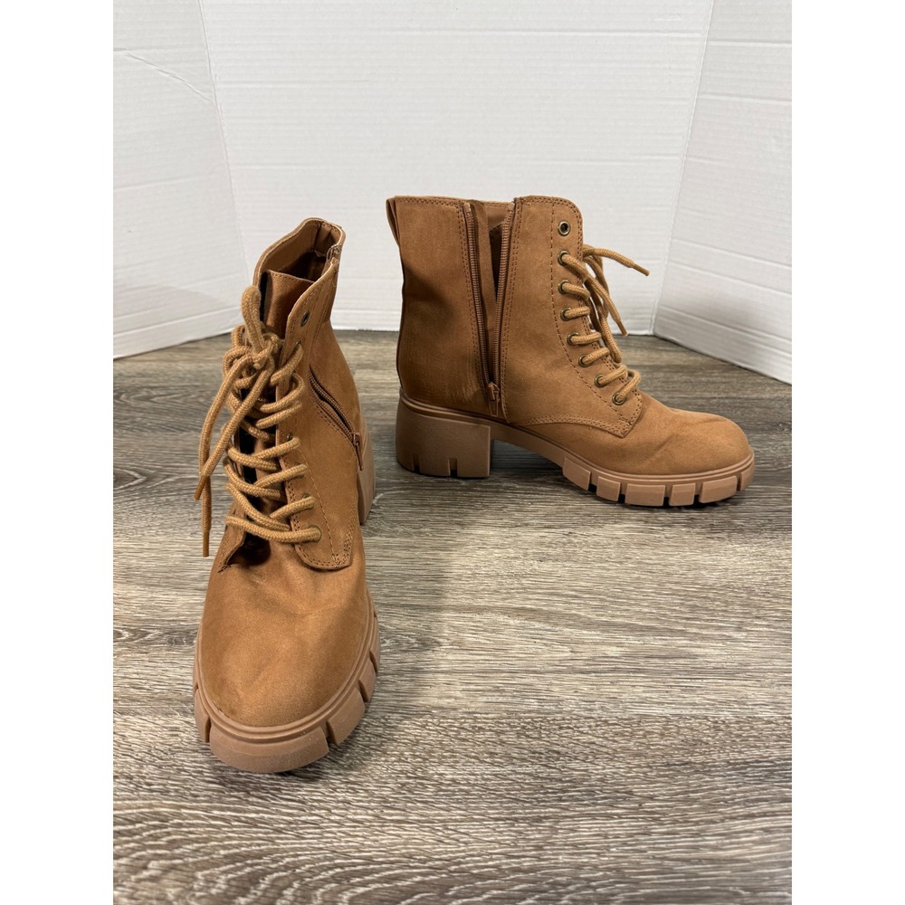 Universal Thread Women Tan Faux Suede Lace Up Lug Sole Combat Boots Size 11